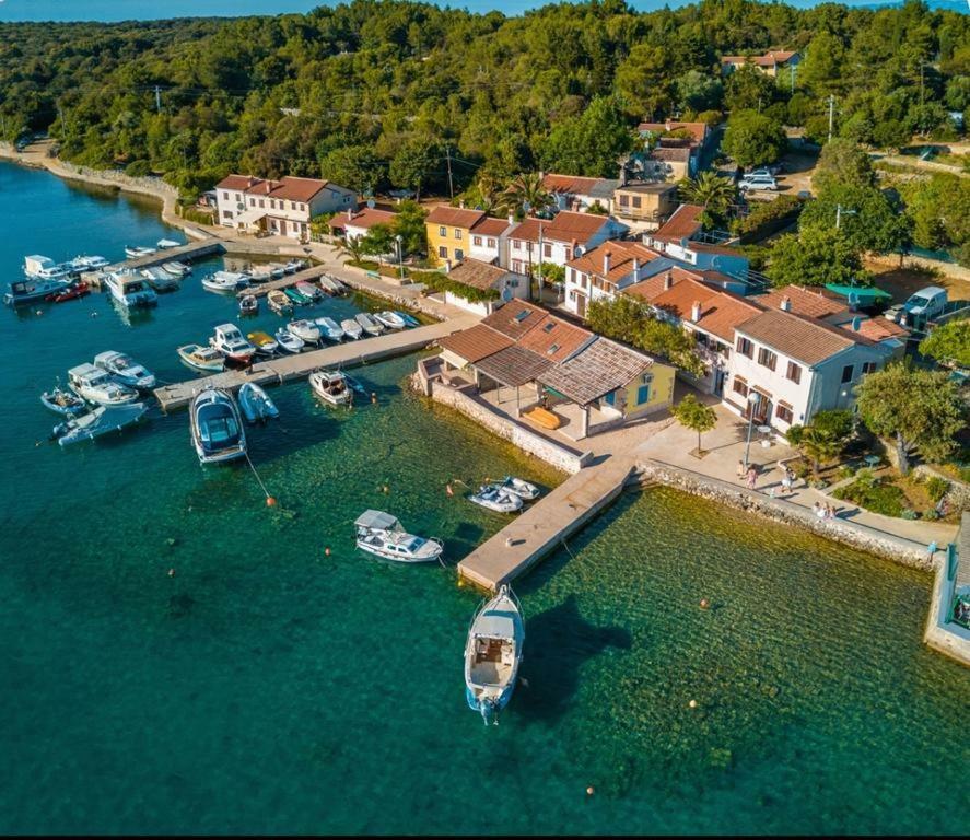 Apartments Ana Pogana Punta Križa エクステリア 写真